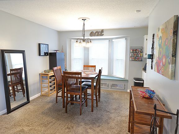 3rd image of 752 Carmack Ct