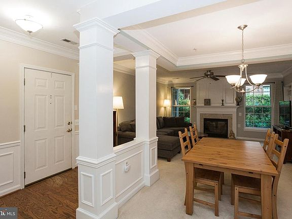 2nd image of 4105 Oxford Ln APT 102