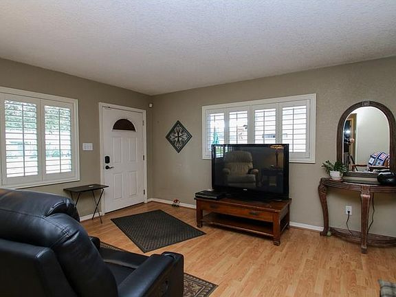 4th image of 511 W 130th Ave