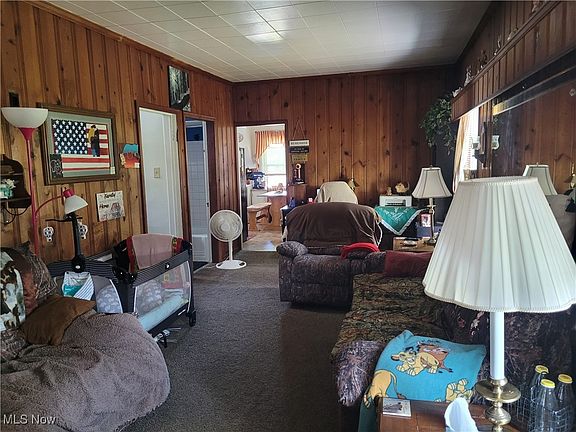 2nd image of 206 W 29th St