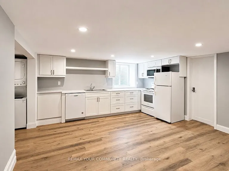 7 Mary St E — Photo 6