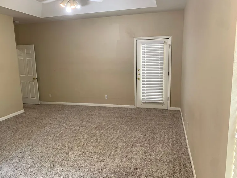 947 River Rock — Photo 16