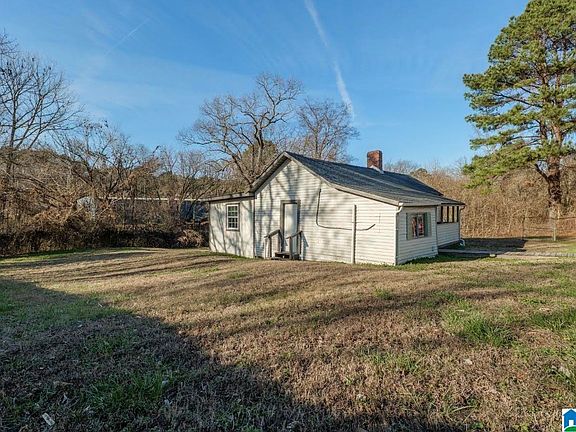 3rd image of 320 Old Pine Hill Rd