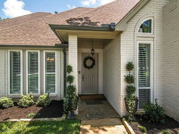 3rd image of 1609 Heather Ln