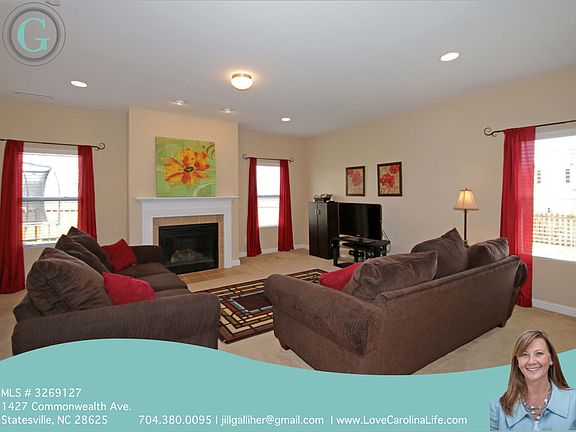 3rd image of 1427 Commonwealth Ave