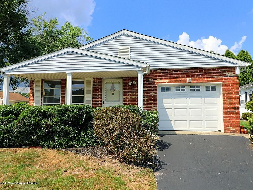 1st image of 2 Tropicana Ct