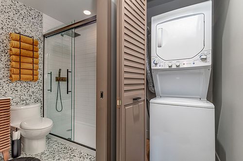 4th image of 4489 Laclede Ave #1