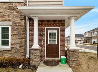 5653 Arbor Chase Dr, Ann Arbor, MI 48103
