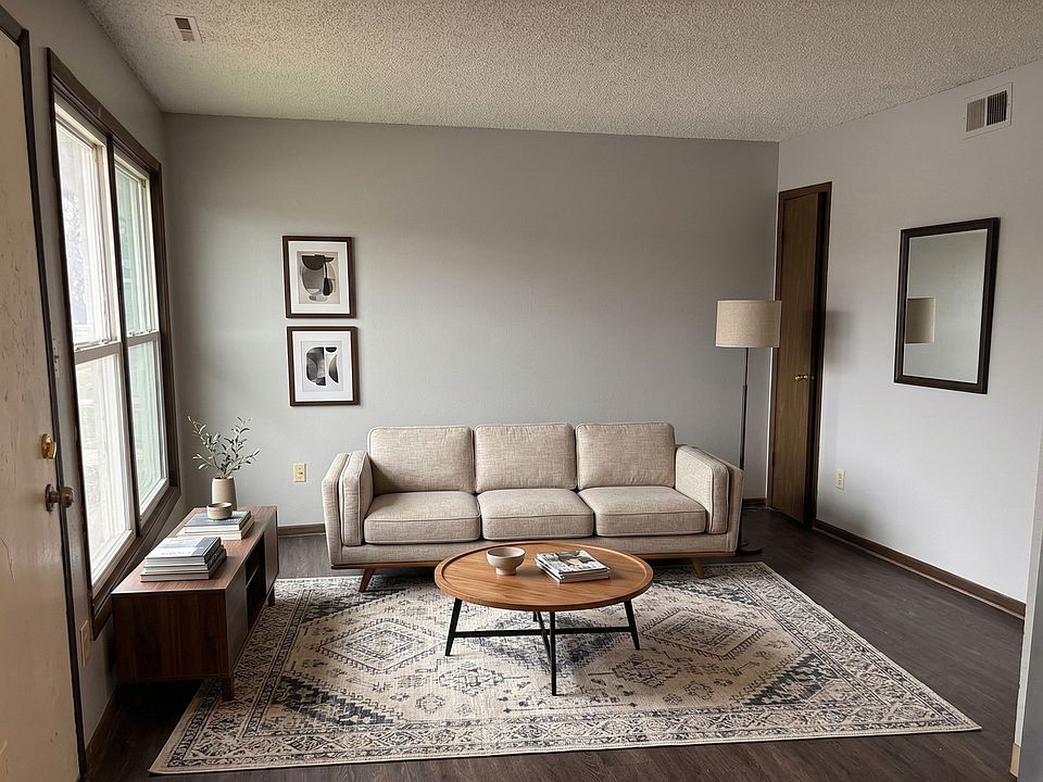 1st image of 130 Sherwood Ct #5