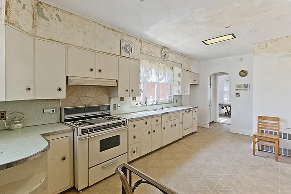 Sold by Fillmore | media 8