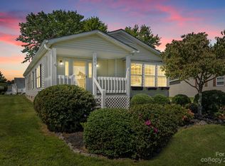 540 Riverwind Dr, Hendersonville, NC 28739
