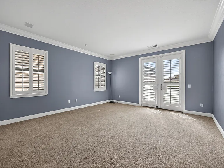 2906 Naples Dr — Photo 8