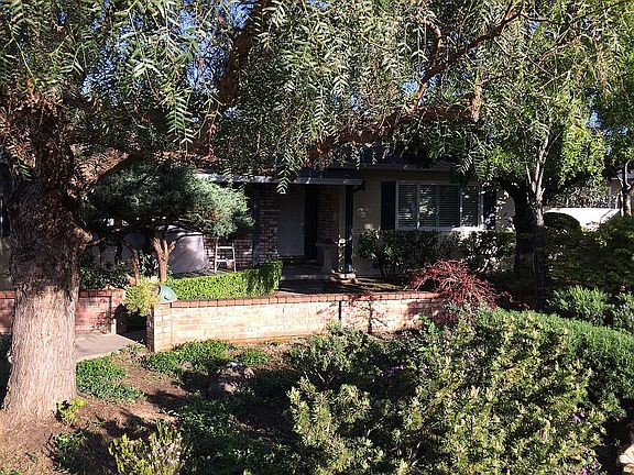 2nd image of 872 Eucalyptus Ave
