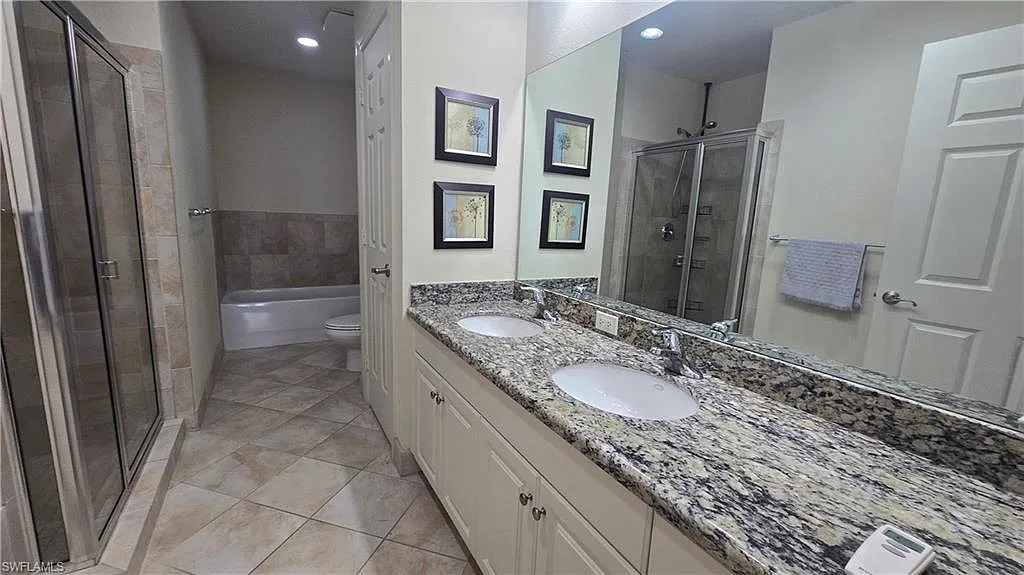 5076 Annunciation Cir — Photo 3
