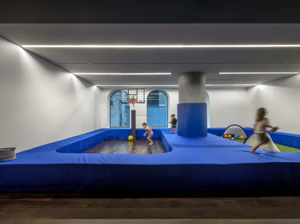 130 William Street image 11 of 19