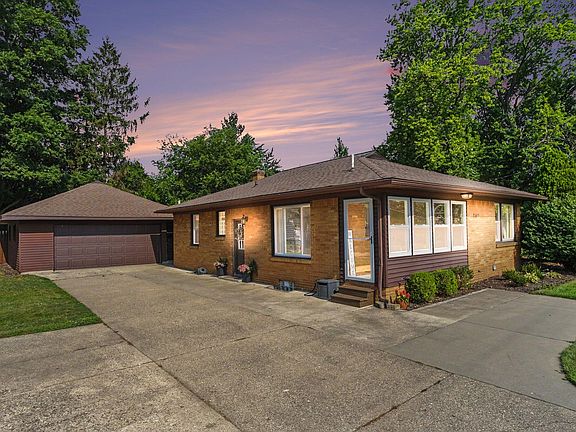 3rd image of 7645 Hazel Dr