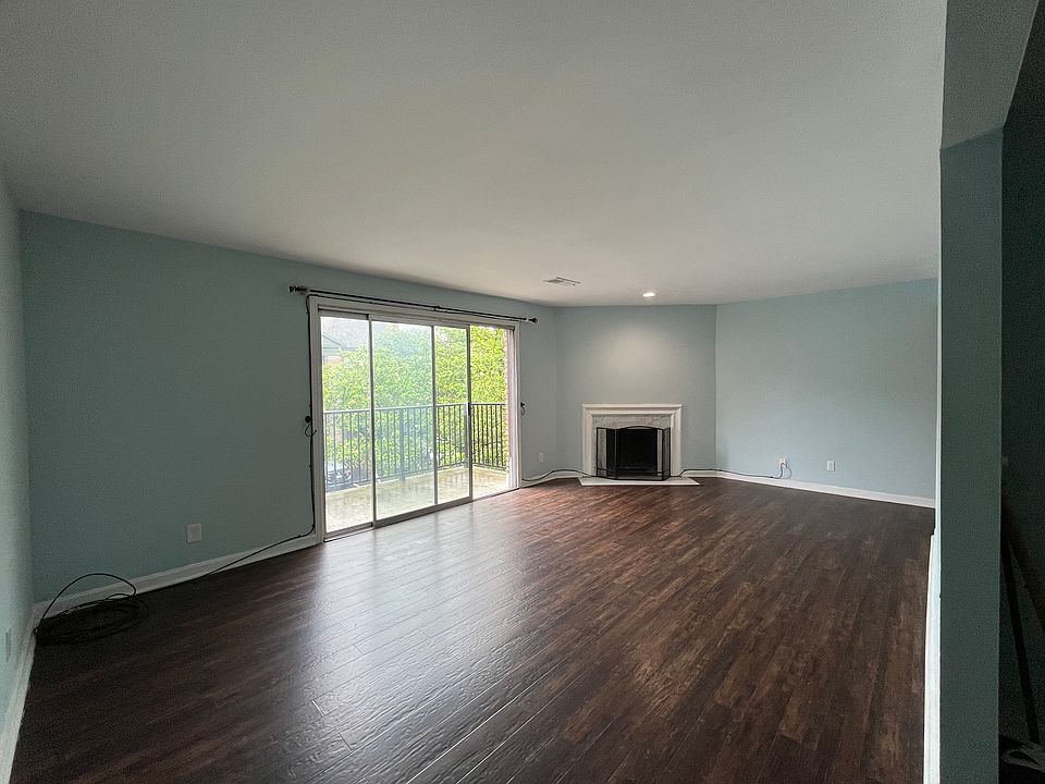 1st image of 9740 Bunker Hill Ln