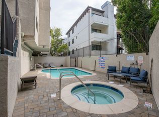 Barrington Apartment, Los Angeles, CA 90049