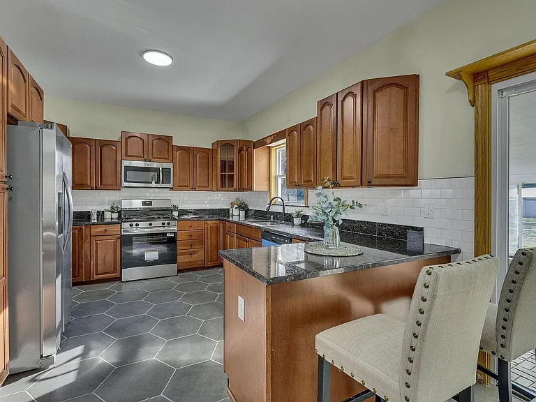2453 Ryan Rd SE — Photo 12