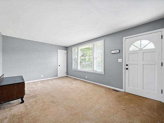 4th image of 601 Zinnia Dr