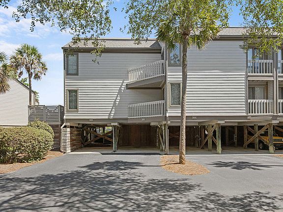 2nd image of 1615 Live Oak Park