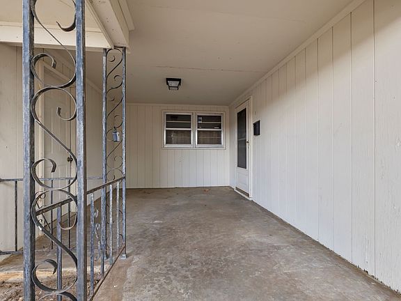 3rd image of 2908 S Stewart Ave