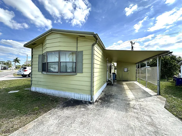 280 Flame Ln — Photo 2
