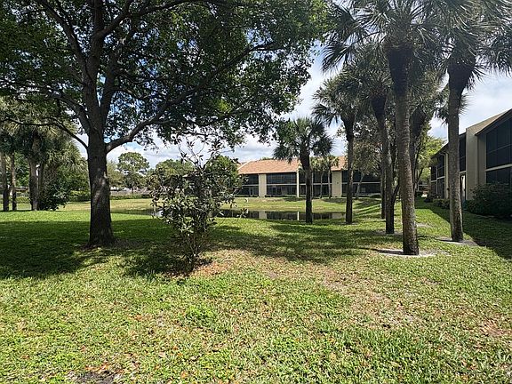 3rd image of 7831 Willow Spring Drive #526