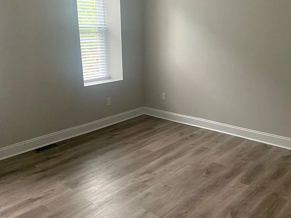 5th image of 181 Mallory St