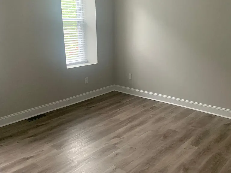 181 Mallory St — Photo 5
