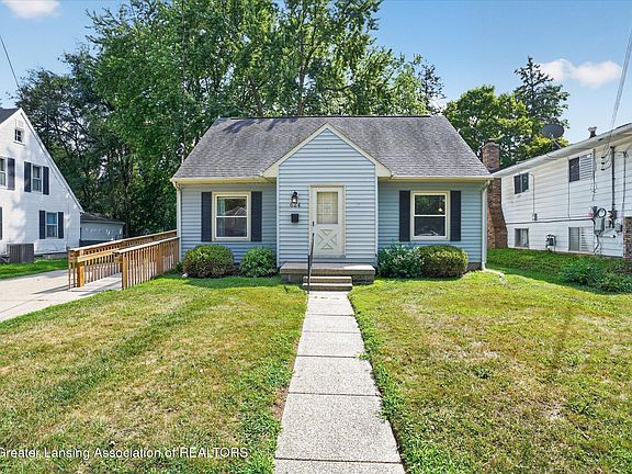 3rd image of 624 Julia St