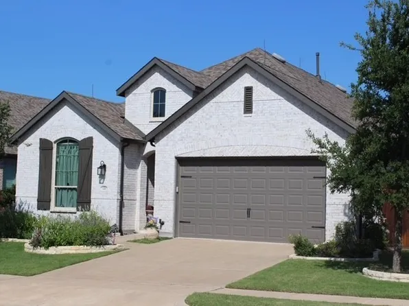 1201 Bluestem Dr, Aubrey, TX 76227