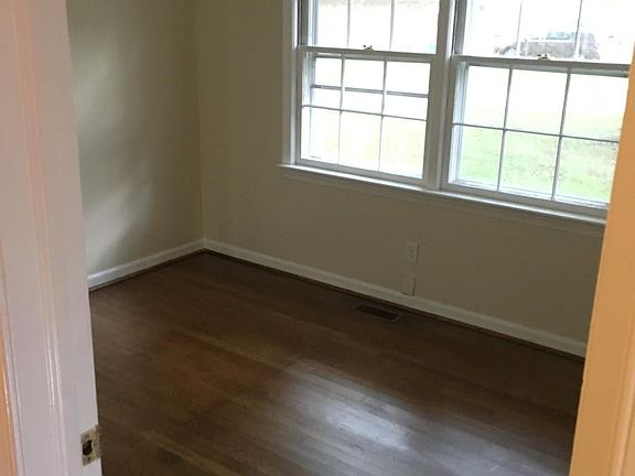 3rd image of 908 Costigan Dr