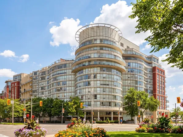 550 Queens Quay W #906, Toronto, ON M5V 3M8