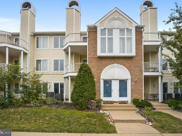 13 Michele Ct, Levittown, PA 19057