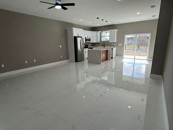 2nd image of 2425-2427 Mansfield Ave S #2425