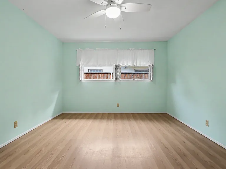807 Edgefield Dr — Photo 17