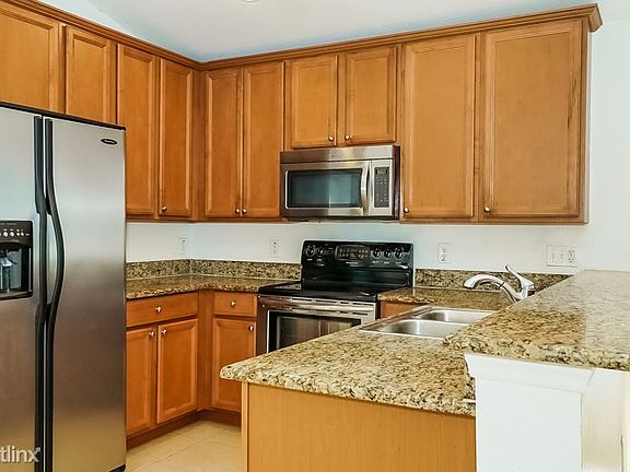 5th image of 642 Coral Trace Blvd
