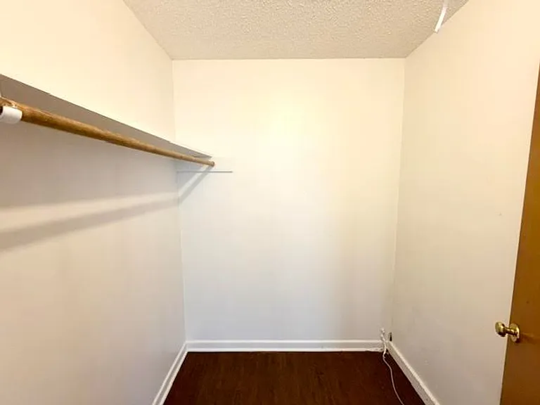 156 Lindsey Cir — Photo 8