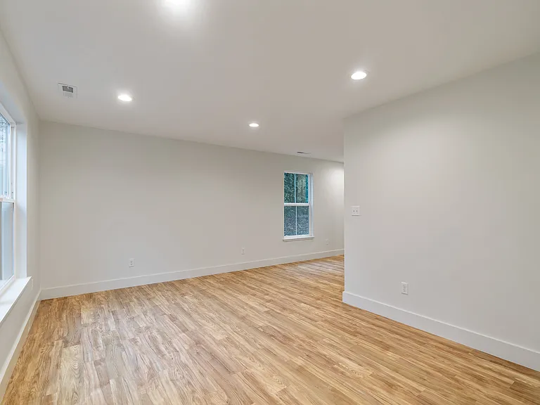 1621 Francis Rd — Photo 25