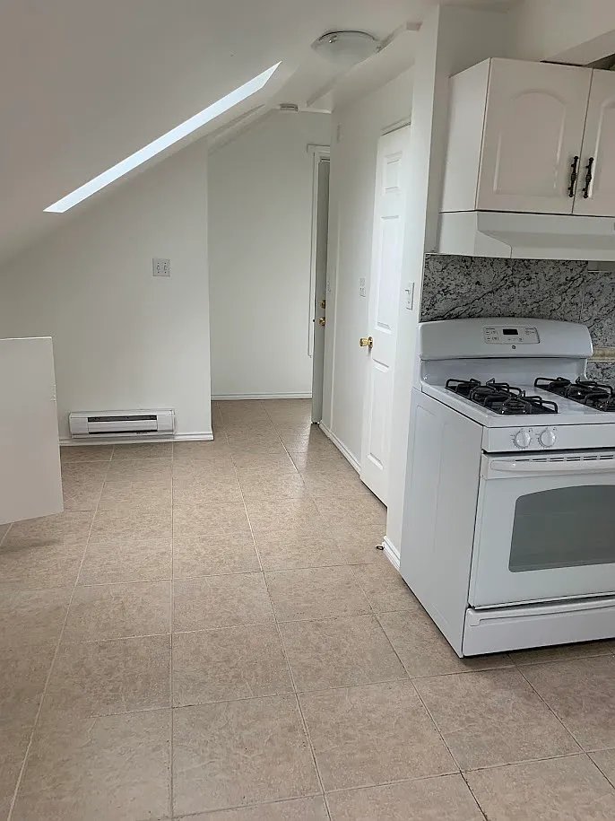 1 bed, 900 sqft, $1,990 — Photo 4