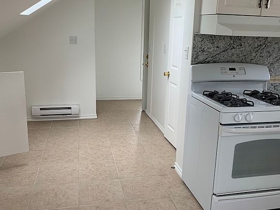 3rd image of 3955 Pandora St #6