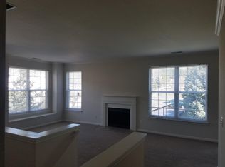 586 Jacob Way APT 102, Rochester, MI 48307