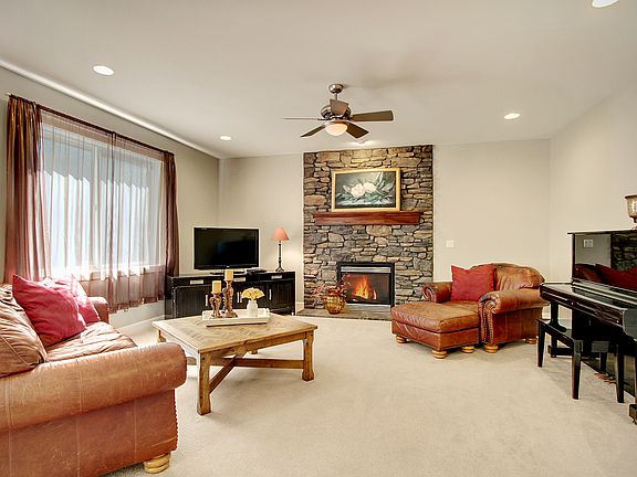 3rd image of 4917 63rd Ave NW