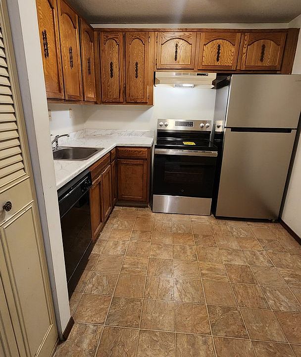 1st image of 200 Laura Ln APT A8