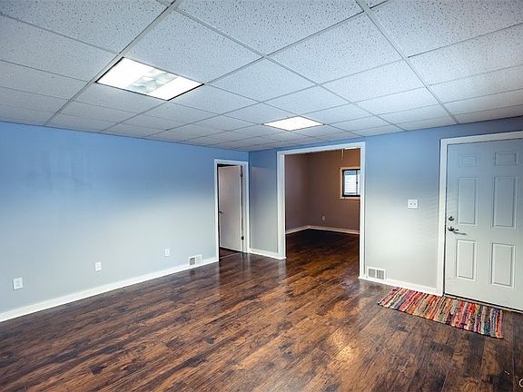 2nd image of 907 Highland St