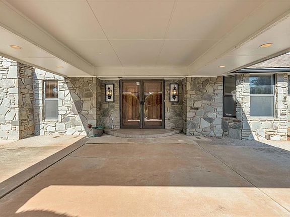 5th image of 5001 Misty Glen Cir