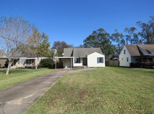 122 Hilldale Dr, Nederland, TX 77627
