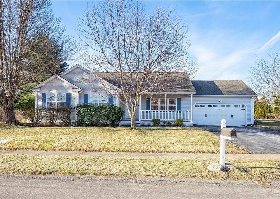 1st image of 7 Straw Ln