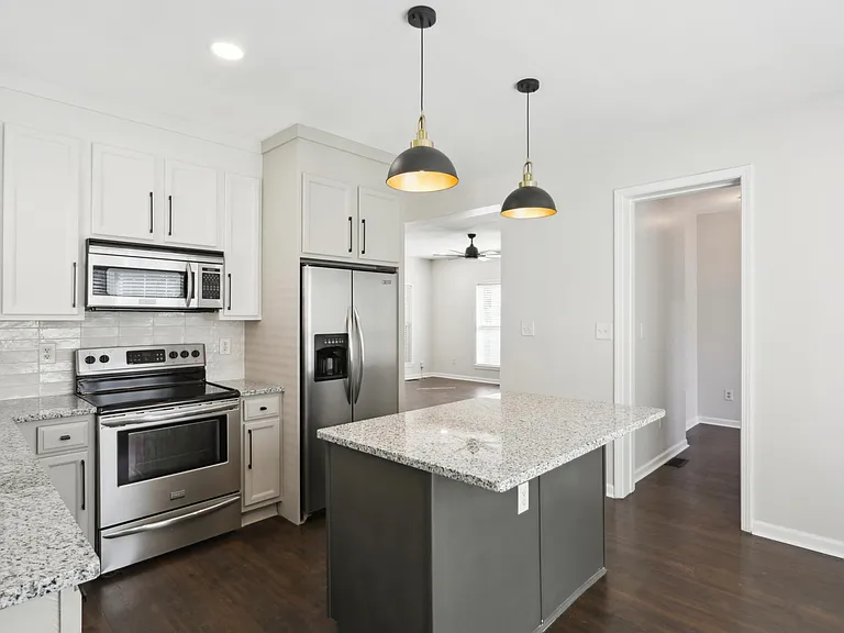 1579 Liberty Ave SE — Photo 13